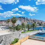 Riva Lavanda Hvar, Old Town
