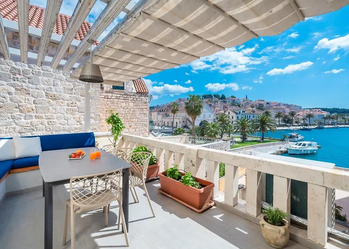 Riva Lavanda Hvar, Old Town